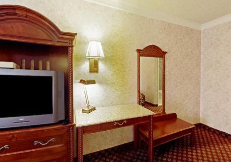 Americas Best Value Inn & Suites - Fontana Oda fotoğraf